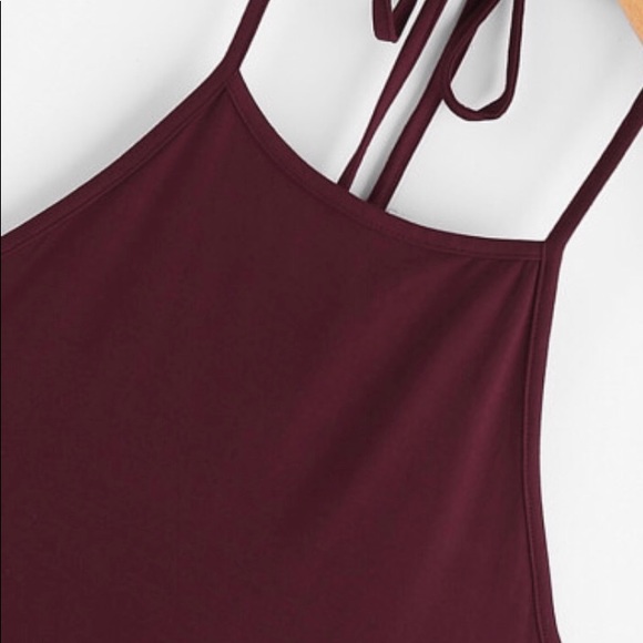 Halter crop top XS MAROON color. - Picture 2 of 4